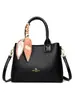 Bolsos bolso para mujer de mediana edad bolso para madre 2024 nuevo estilo todo-partido bolso de mano con pañuelo de seda bolso bandolera de moda