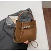 Bolso de Mano Retro Estilo Coreano para Viajes Diarios Mujer 2025 Nuevo Bolso Cruzado de Hombro Casual Tipo Cubo Bolso Cruzado Versátil de Alta Gama