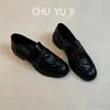 Mocasines para Mujer, Estilo Británico Retro, Punta Redonda, Remaches, Plisados, Sin Cordones, Tacón Grueso, Zapatos de Piel Negros