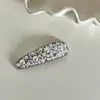 Exclusivo Grampo Bico de Pato Flor de Pérola Estilo Francês com Exclusivo e Lindo Grampo Lateral para Franja Prata