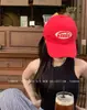 Gorra de Béisbol Bordada con Letras y Dibujos de Cachorro Estilo Nuevo 2025 para Mujer, Gorra Roja Versátil para Primavera y Verano para Hombre