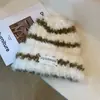 Chapéu de Lã Tricotado Listrado Quente à Prova de Vento Estilo Coreano Proteção para Orelhas Chapéu de Pelúcia Circunferência da Cabeça Grande Combinação de Cores Listradas Resistente ao Frio
