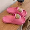 Sandalias de verano de suela gruesa antideslizantes para casa para mujer, decoraciones de zapatos DIY, sandalias de dibujos animados de moda resistentes al desgaste para baño de pareja, para interior