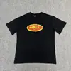 Venta a largo plazo de la serie Corteiz Devil Island, con un estampado de logo de letras en una camiseta de cuello redondo y manga corta, un estilo de algodón ajustado para ventas transfronterizas