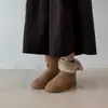 Botas de nieve de plataforma modernas y versátiles para mujer, estilo retro, nueva colección de invierno 2026, con detalle de hebilla, diseño reversible y forro grueso de felpa para abrigar.