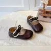 Sapatos de Couro Redondos para Meninas, Estilo Coreano Primavera e Outono Novos Sapatos de Bebê com Solado Macio e Velcro, Sapatos de Princesa da Moda para Meninas