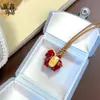Tienda de Oro Mismo Estilo Collar Colgante de Esmalte Rojo Chapado en Oro "Riqueza Instantánea" con Pedrería, Caballo del Zodiaco, Regalo de Año de Nacimiento para Novia