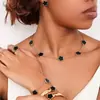Set de Joyería de Trébol de Cinco Hojas Más Vendido Transfronterizo para Mujeres, Collar Sencillo de Flor de la Suerte con Goteo de Aceite, Juego Versátil de 5 Piezas de Joyería para Manos y Orejas