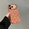 Funda de Teléfono Kevlar Adecuada para Apple 18Promax con Succión Magnética Integrada, Cubierta Protectora Anti-Caídas con Patrón a Cuadros para iPhone 17 16