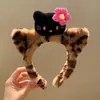 Tiara Fofa de Pelúcia Cabeça de Gato Kt para Mulheres 2025 Nova Alta Qualidade Especial para Lavar o Rosto Moda Tiara Grampo de Cabelo Coque de Cabelo Acessório de Cabeça