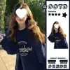 Sudadera estampada de cuello redondo estilo americano para mujer, en un moderno color azul marino, corte holgado, tela fina, adecuada para estilos del sudeste asiático y europeo/americano