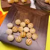 Colgante de caricatura tallado en semilla de Bodhi asada al carbón, cuentas budistas coleccionables, pulsera, cuentas sueltas hechas a mano para DIY