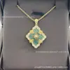 Artesanía Cepillada Estilo Francés Vintage Estilo de Corte Colgante de Trébol de Cuatro Hojas Perla Blanca Red de Huecos Collar de Ágata Roja para Mujer