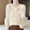 Suéter feminino de cor sólida, macio, para outono e inverno, trançado, com fivela da moda, gola redonda transfronteiriça, alta contagem de fios, peça única, alta densidade, novo estilo
