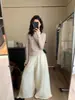 Top HERS em camadas estilo coreano com estampa floral, criando um visual suave e descontraído; Camiseta de manga comprida para mulheres, inverno 2026