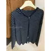 Cardigan de punto con capucha y cremallera a rayas versátil estilo retro clásico de moda cacahuete principios de otoño 11552