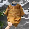 Camiseta de Manga Corta para Hombre de Marca Nueva de Moda de Verano, Jacquard Tridimensional Rayado, Lujo Ligero, Bloques de Color, Casual Fresco