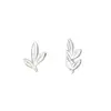 Pendientes Pequeños de Hoja de Plata de Ley S999, Simples y Versátiles, Elegantes, Pendientes de Tornillo Retorcido para Piercing en Oreja Hélice para Hueso de la Oreja Venta al por Mayor
