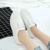 Zapatos de Lona de Caña Baja Nuevos 2025 Zapatos Planos Casuales para Estudiantes Zapatos de Mujer Slip-On Zapatos Perezosos Zapatos Blancos Dropshipping