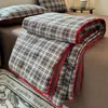 Juego de colcha de verano de algodón 100% estilo clase A sin marca de cuatro piezas, diseño de cuadros simple con borde de concha, colcha de algodón puro para aire acondicionado, colcha fina para estudiantes 4