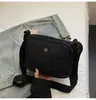 Bolso Cruzado de Hombro Único Estilo Casual para Viajes Diarios, Bolso Cuadrado Pequeño de Color Sólido Oficina Versión Coreana, Elegante Modelo Nuevo con un Toque de Brillo