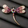 Broche de Libélula Creativo Europeo y Americano Incrustado de Diamantes, Elegante Pin de Broche de Insecto para Traje y Abrigo, Accesorio de Moda Transfronterizo