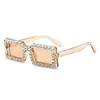 Gafas de sol cuadradas con incrustaciones de diamantes estilo retro transfronterizas, estilo callejero de chica popular, gafas de sol de estilo europeo y americano a la moda, estilo personalizado para vacaciones de mujer