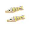 Pendente Colorido Esmaltado em Forma de Peixe de Aço Inoxidável Novo Transfronteiriço Preservação de Cor Ouro 18K Peixe Pequeno Prensado a Óleo Pingente para Joias DIY