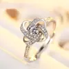 Anillo de Trébol de Amor Giratorio para Mujer, Diseño de Nicho de Ins, Moderno, Lujo Ligero, Sensación de Alta Gama, Anillo Personalizado para el Dedo Índice Regalo