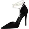 Novos sapatos de salto alto stiletto bico fino estilo francês de verão, sandálias de uma tira em camurça estilo fada emagrecedoras com pérolas para mulheres