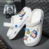 Zapatos Croc para Hombre 2026 Estilo Nuevo Punta Cerrada para Exteriores Tendencia Suela Gruesa para el Hogar Antideslizantes Sandalias de Playa para Pareja Verano
