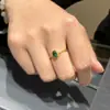 Anel Vintage Ovo de Pombo Esmeralda para Mulheres, Delicado e Fashionável Estilo Executivo, Anel Minimalista de Luxo Leve de Alta Qualidade