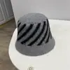 Chapéu de Tricô Novo Outono e Inverno Ins Listras Diagonais Combinação de Cores Giratória Chapéu de Balde de Lã Feminino Liso Quente Fashionável Tendência