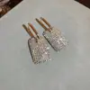 Pendientes Cuadrados Geométricos de Lujo Ligero Full Diamond Estilo Nuevo 2025 Pendientes Elegantes Exagerados Elegantes Europeos y Americanos Hebilla de Oreja Alta para Mujeres