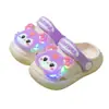 Nuevas pantuflas cerradas luminosas Coolomi para niñas, zuecos de verano para niños, sandalias suaves antideslizantes para bebés que se iluminan