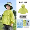 Jaqueta Impermeável Europeia para Meninos Outono 2026 Novo Estilo Primavera e Outono Roupa Infantil Roupa de Cima para Bebê para Uso Externo Tendência