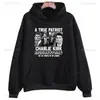 Una Sudadera de Patriota Verdadero Charlie Kirk Descanse en Paz Charlie Kirk