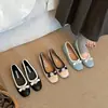 Sapatos de Salto Escondido com Fundo Reto Estilo Retro Boca Rasa Feminino 2026 Novo Estilo Outono Com Saias Solado Macio Sapatos Mary Janes Franceses