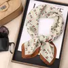 Lenço Quadrado Pequeno de Algodão e Linho com Estampa de Flor de Caju para Mulheres, Elegante para Primavera e Verão, Combinado com Camisas e Blazers, Lenço de Cintura da Moda