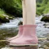 Botas de Chuva de Moda Atacado Transfronteiriço para Mulheres, Sapatos de Água Antiderrapantes de Cano Médio, Botas de Água, Botas de Chuva Curtas, Sapatos para Lavagem de Carros e Cozinha, Sapatos de Borracha, Comércio Exterior