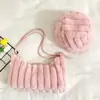 Bolso de mano de felpa nuevo para otoño/invierno 2026 transfronterizo, sombrero peludo de moda, bolso cruzado, bolso de mano simple estilo coreano para mujer