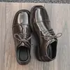 Zapatos de cuero casuales retro británicos formales de punta cuadrada, zapatos derby formales de alta gama para oficina y trabajo para hombre