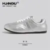 Zapatillas de entrenamiento alemanas blancas para mujer, nuevo modelo de verano 2026, ligeras, de suela blanda, zapatillas casual versátiles, zapatillas deportivas transpirables