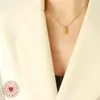 Set de Collar y Pendientes de Ladrillo de Oro Pequeño Chapado en Oro de Acero Inoxidable Transfronterizo Europeo y Americano, Accesorios Versátiles de Estilo Vintage de Lujo Ligero Francés