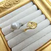 Accesorios de Anillo de Perlas DIY Flor Chapada en Oro Estilo de Lujo Accesible Soporte de Anillo de Mariposa Anillo de Perla de Pétalo Portador Vacío Apertura