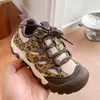 Zapatillas deportivas forradas de forro polar para niños, zapatillas de entrenamiento de cuero alemán para niños, zapatos nuevos de algodón de invierno, zapatillas casuales de doble algodón para niñas, zapatos con estampado de leopardo