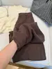 La tendencia popular de este año: Estilo old money, pantalones anchos de lino fluidos y relajados para mujer, sencillos y versátiles para el verano, adecuados tanto para el trabajo como para el uso casual