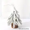 Nuevos Adornos Navideños de Árbol de Navidad con Cabeza Inclinada para Escritorio con Nieve Cayendo Regalos Mini Decoraciones de Cedro Diseño de Escena