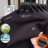 Moletom de Lã e Seda com Manga Longa para Homem, Novo Estilo de Inverno, Forrado com Fleece, Luxo Leve, Toque de Alta Qualidade, Camiseta Masculina de Manga Longa, Camada Base