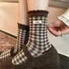Meias retrô de xadrez com renda para mulheres, outono e inverno, etiqueta de tecido suave de ovo, estilo universitário, meias de algodão xadrez empilhadas estilo japonês